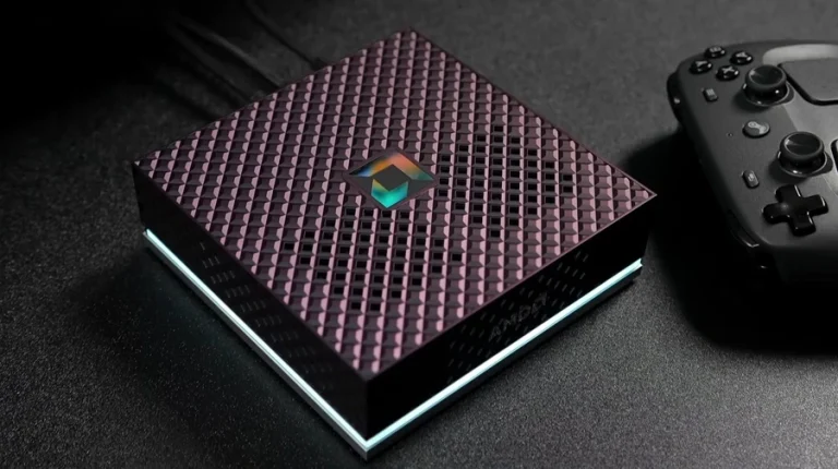 Ютубер зробив Steam Machine з міні-ПК AMD Ryzen AI Halo PC за $4000